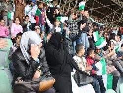 Doğulu kadınların futbol keyfi 